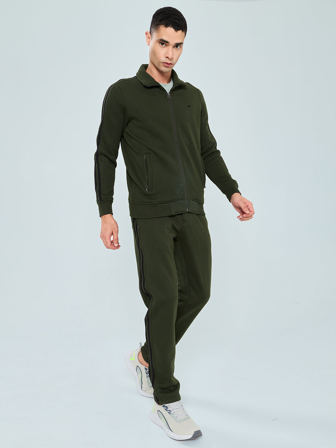Men Olive Solid Collar Full Sleeve Winter Tracksuit