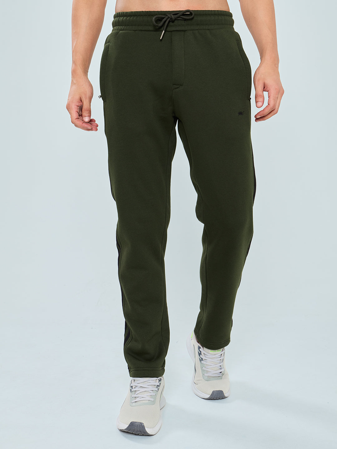 Men Olive Solid Collar Full Sleeve Winter Tracksuit