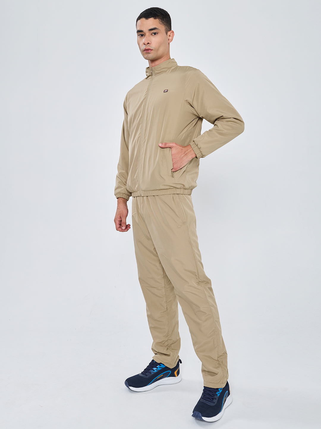 Men Camel Brown Solid Collar Full Sleeve Winter Tracksuit