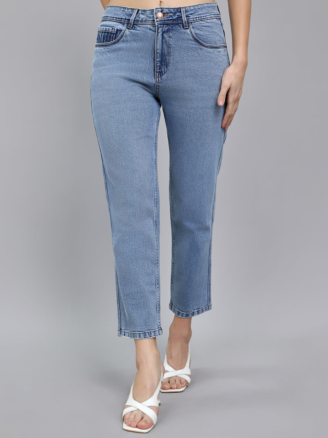 Women Light Blue Light Wash Straight Fit Denim