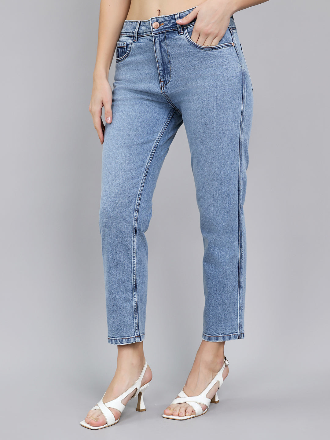 Women Light Blue Light Wash Straight Fit Denim
