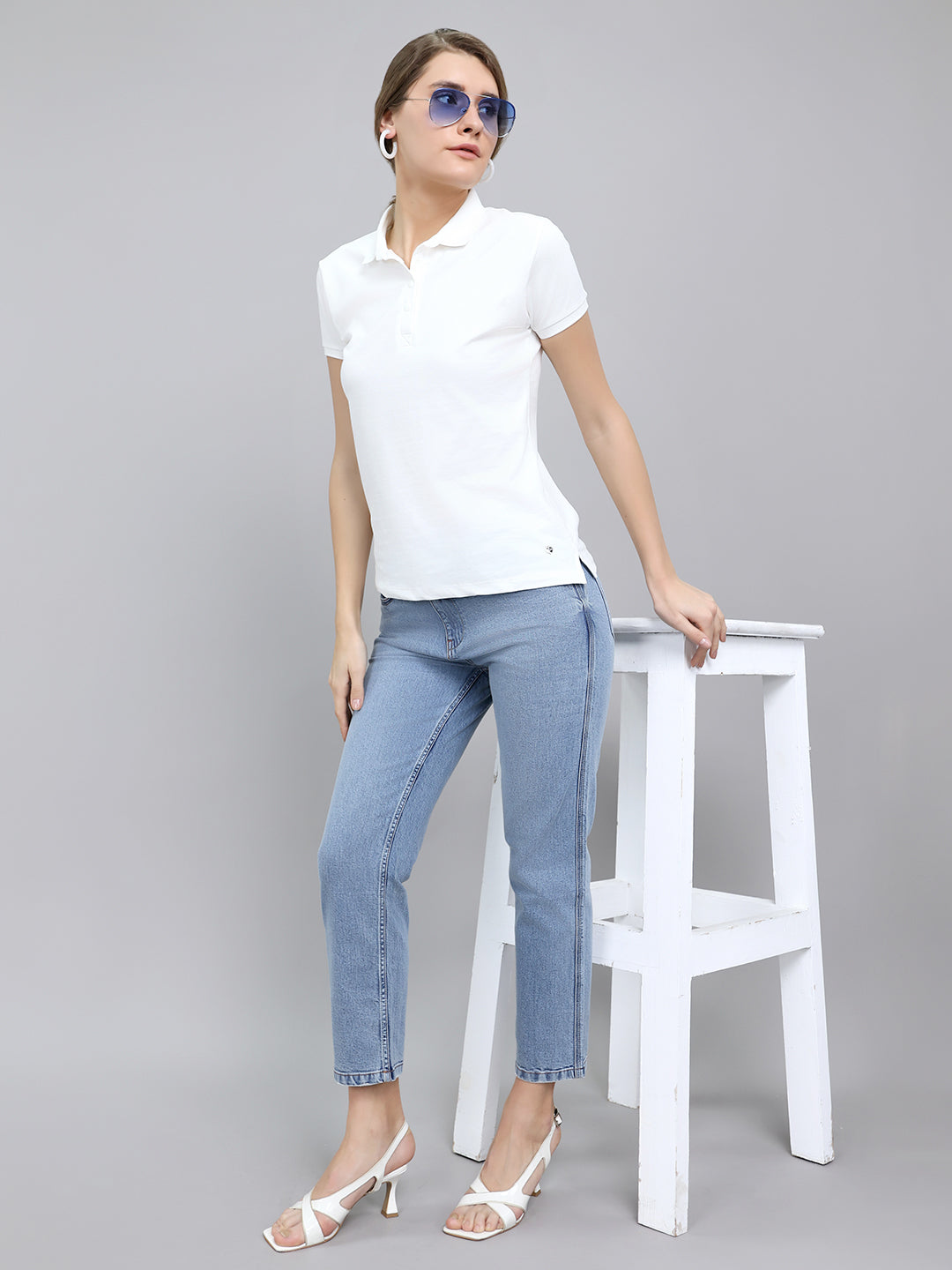 Women Light Blue Light Wash Straight Fit Denim