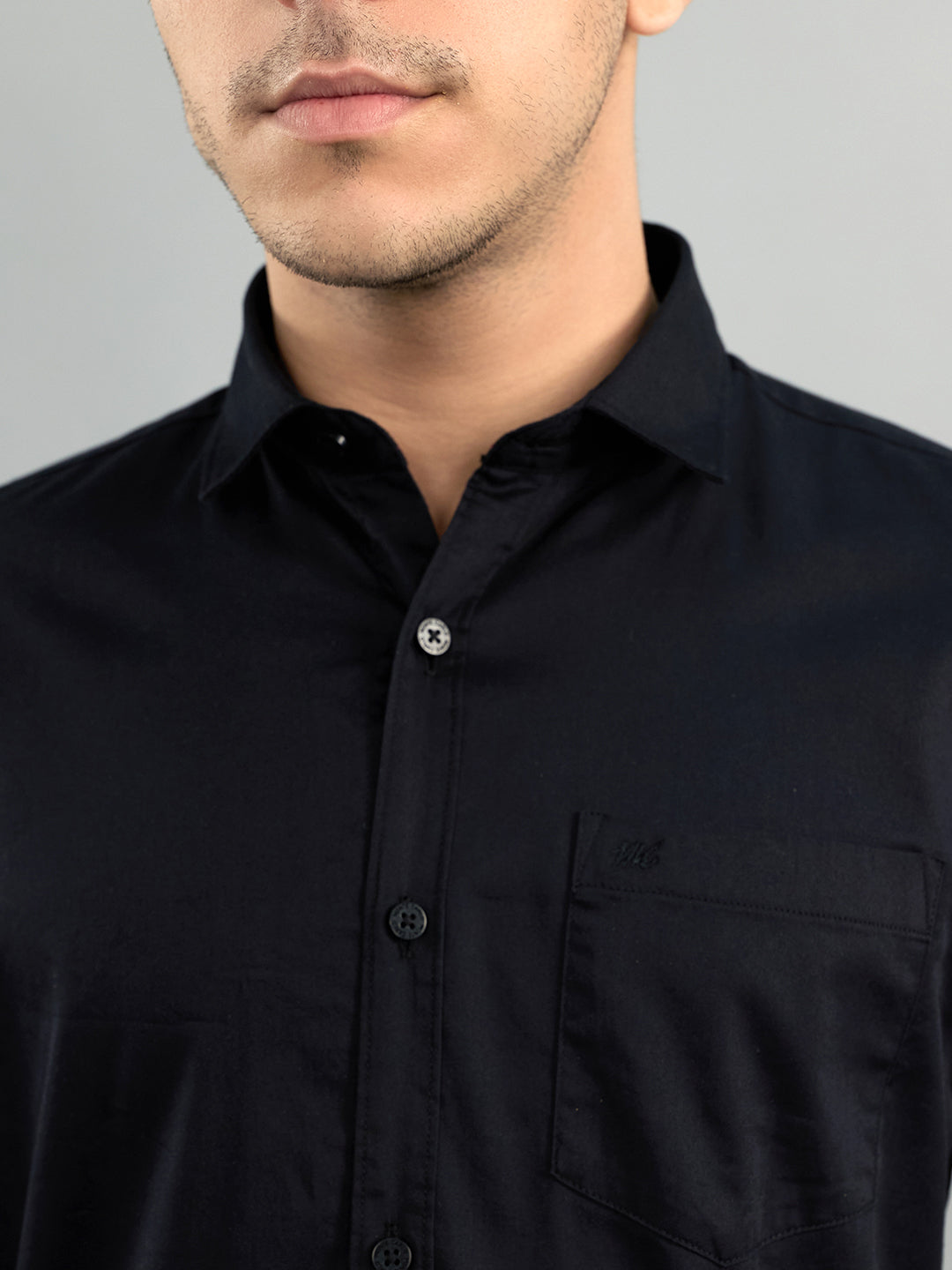 Men Black Solid Collar Full Sleeve Shirt