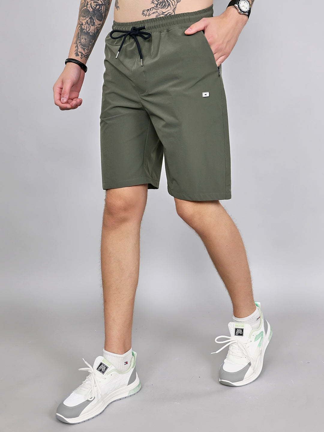 Men Olive Solid Regular Fit Shorts