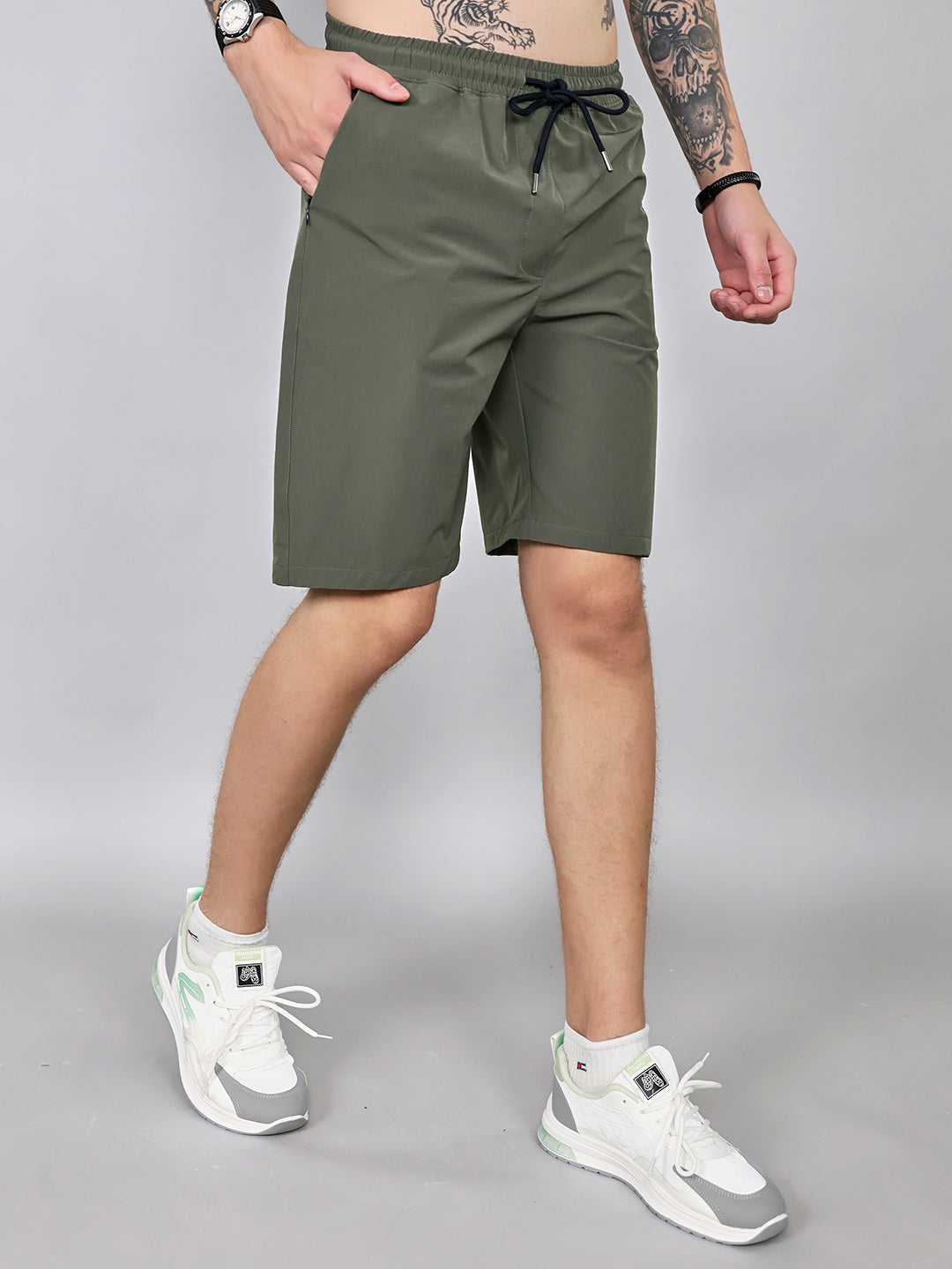 Men Olive Solid Regular Fit Shorts