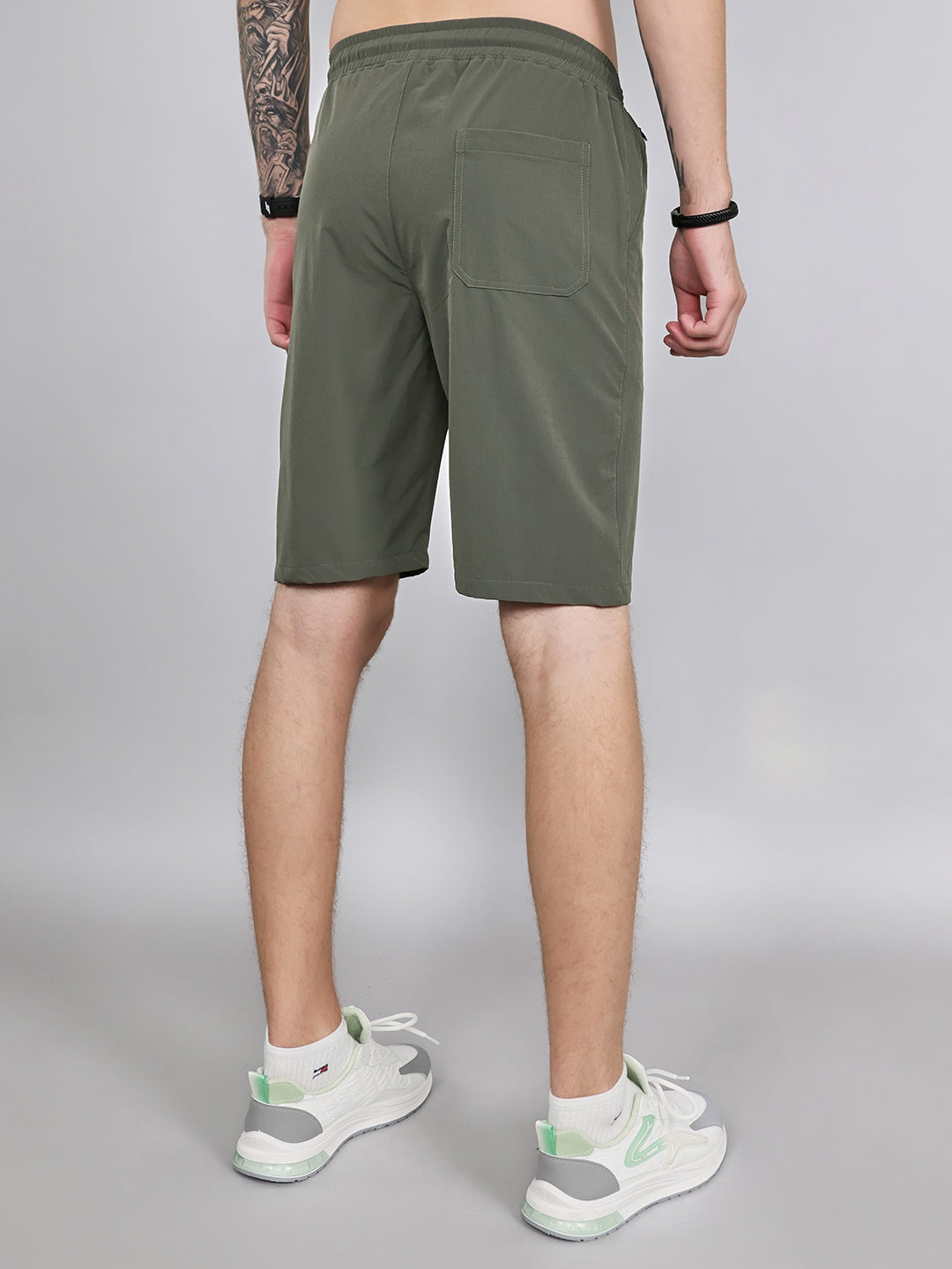 Men Olive Solid Regular Fit Shorts