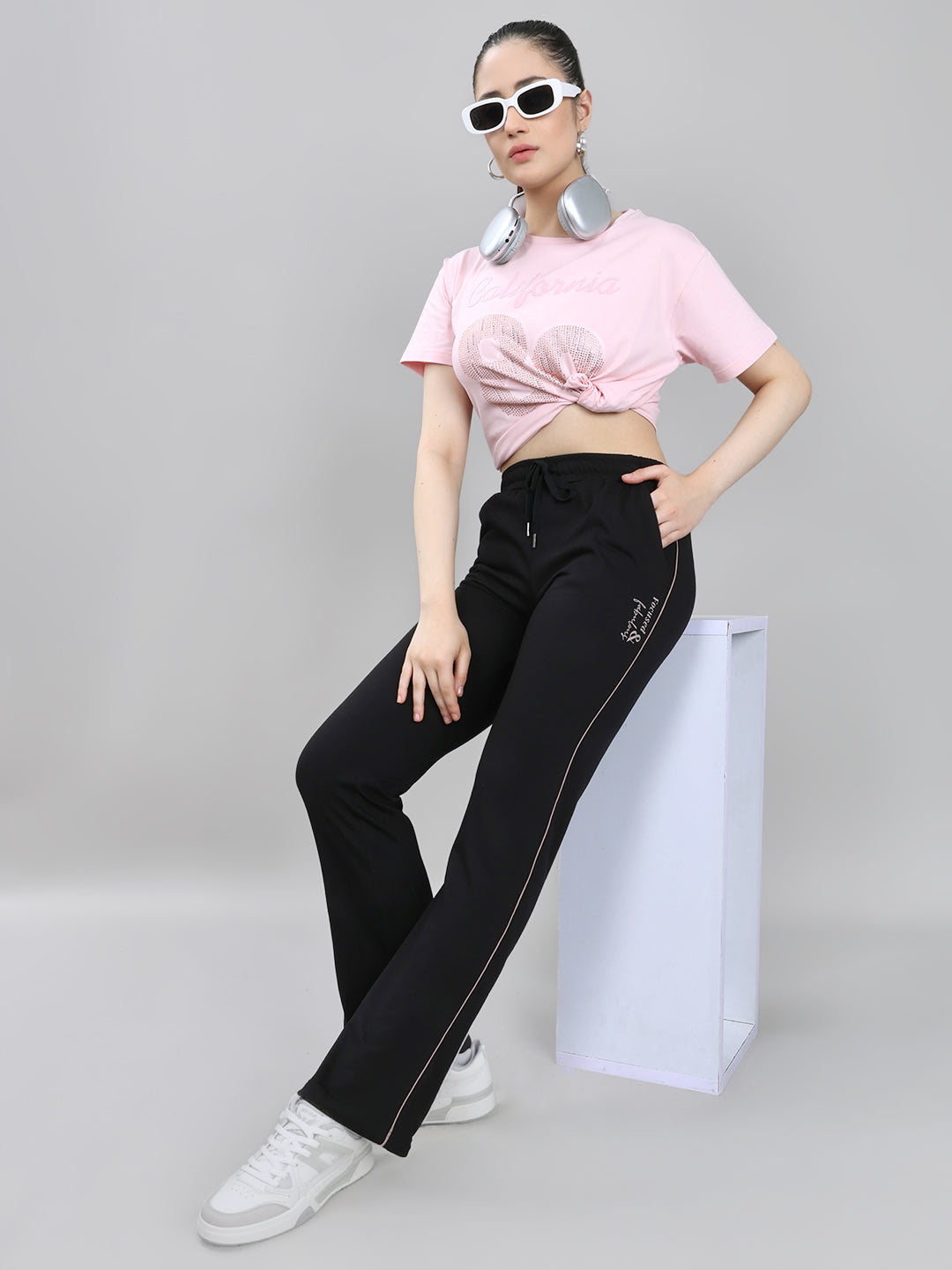 Women Black Solid Regular Fit Lower