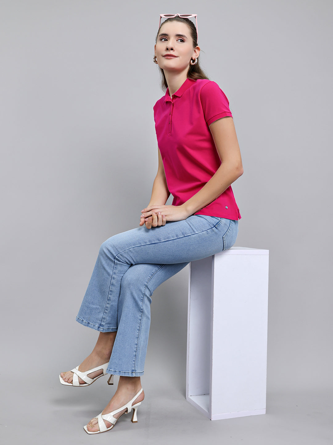 Women Magenta Solid Collar Half Sleeve T-Shirt