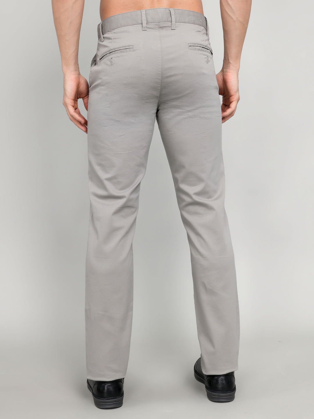 Men Light Grey Solid Slim Fit Trouser