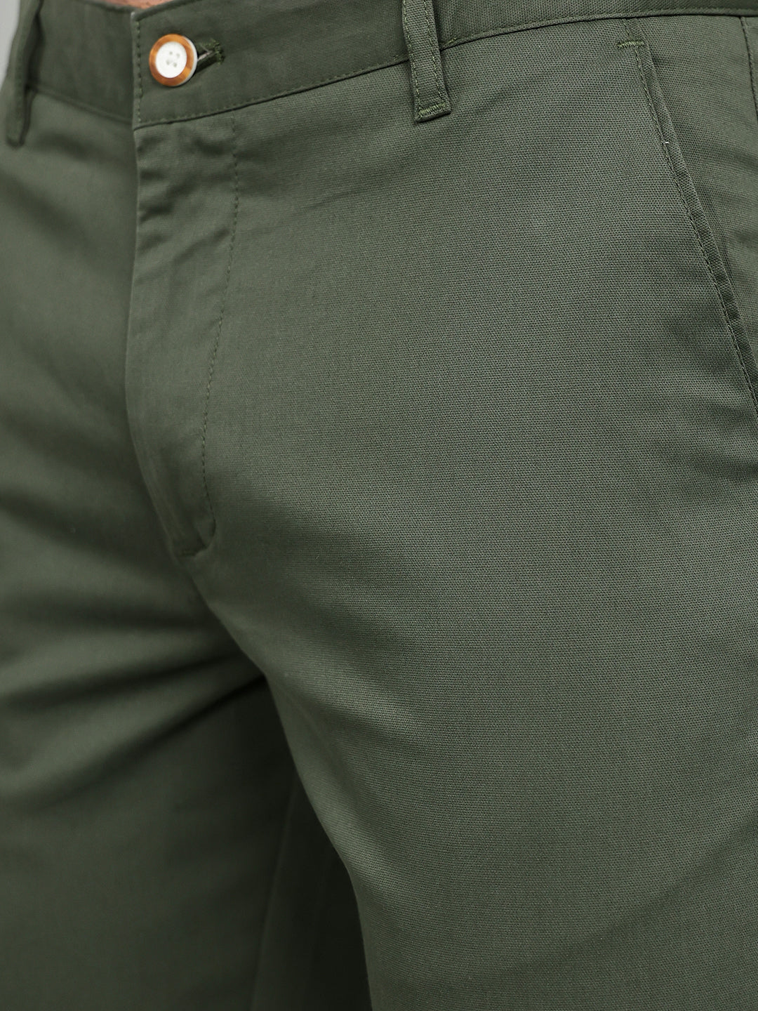 Men Olive Solid Slim Fit Trouser