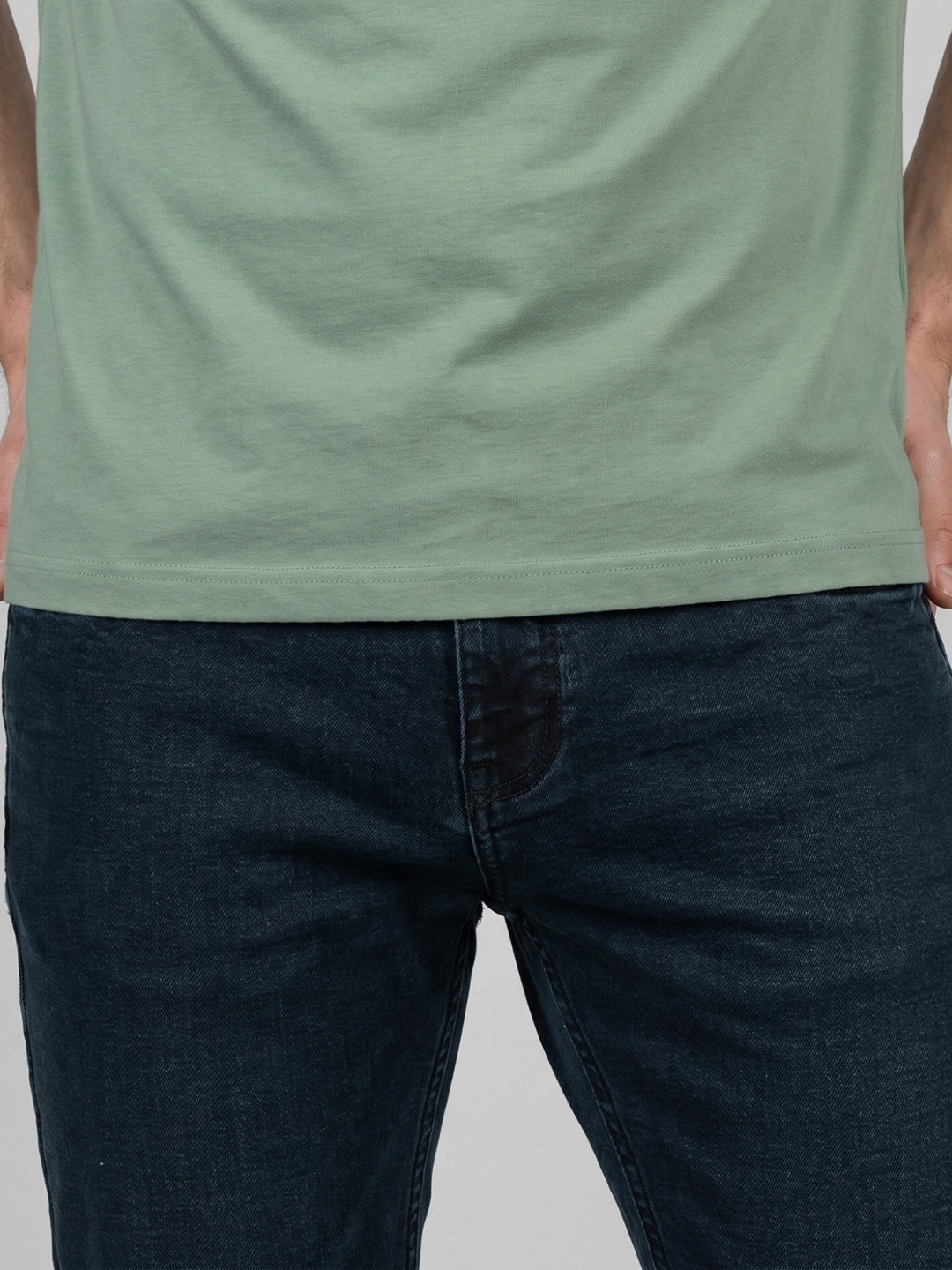 Men Dark Blue Light Wash Narrow Fit Denim
