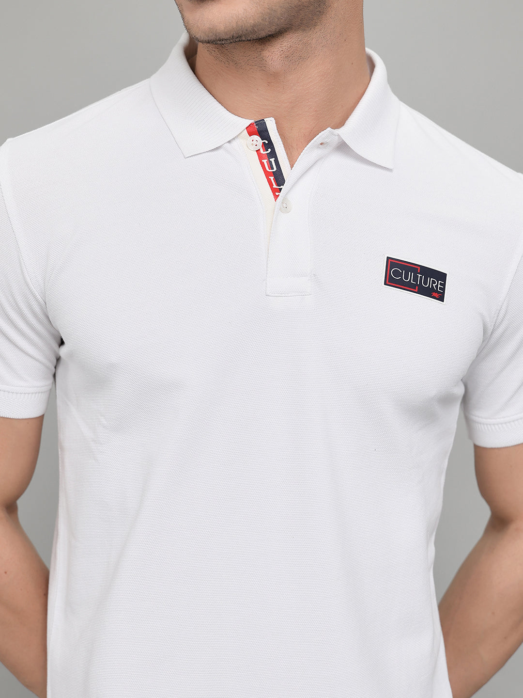 Men White Solid Collar Half Sleeve T-Shirt