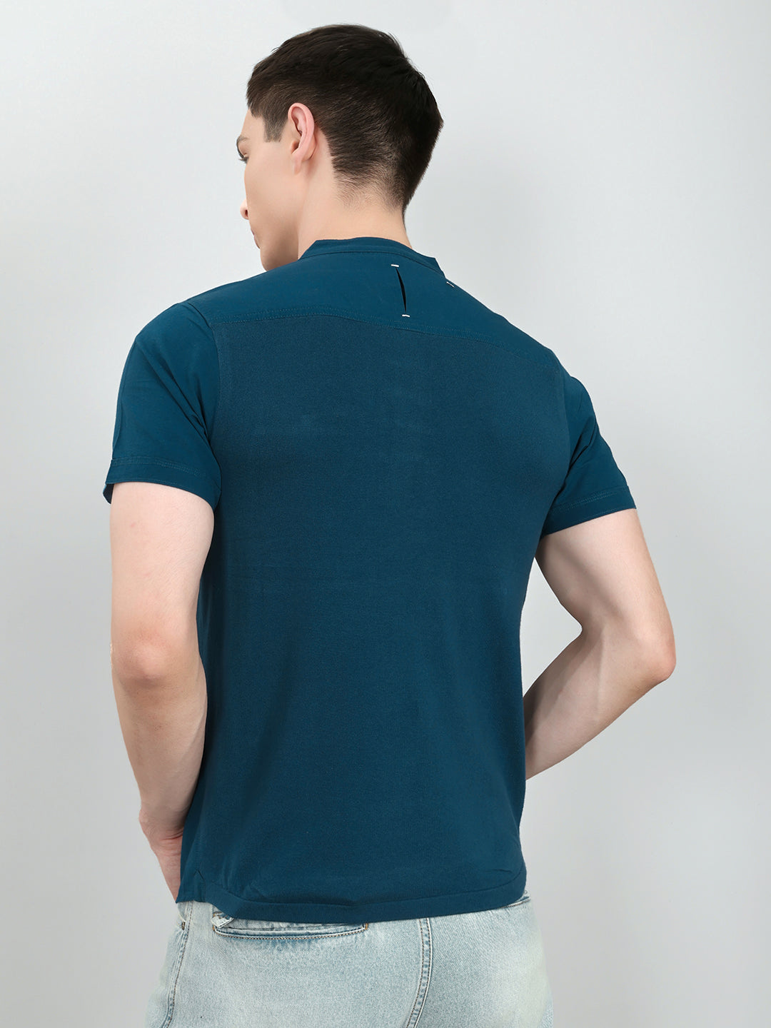 Men Blue Solid Henley Neck Half Sleeve T-Shirt