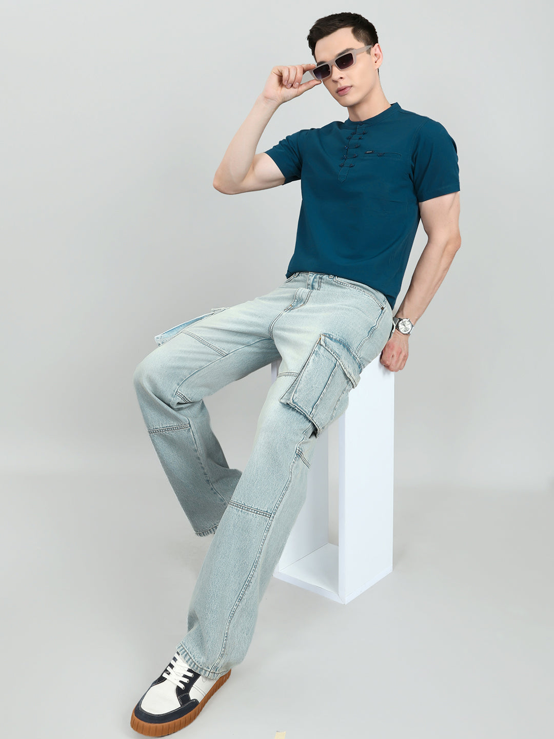 Men Blue Solid Henley Neck Half Sleeve T-Shirt