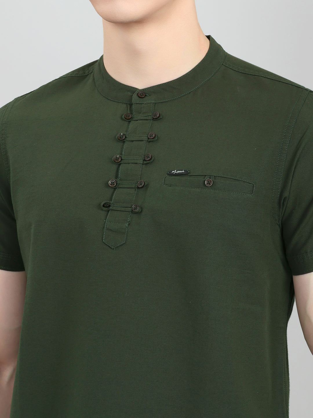 Men Olive Solid Henley Neck Half Sleeve T-Shirt