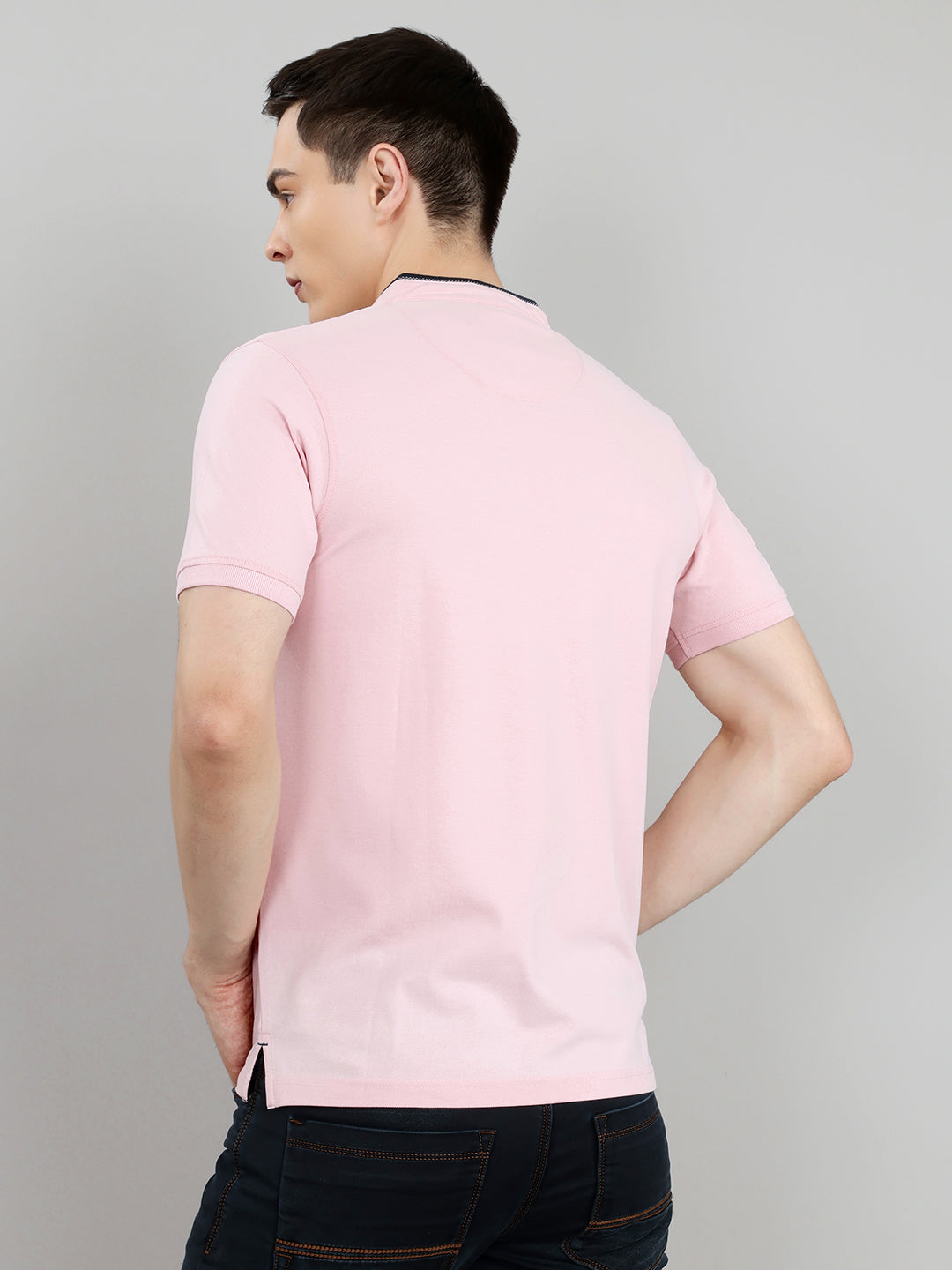 Men Pink Solid Henley Neck Half Sleeve T-Shirt