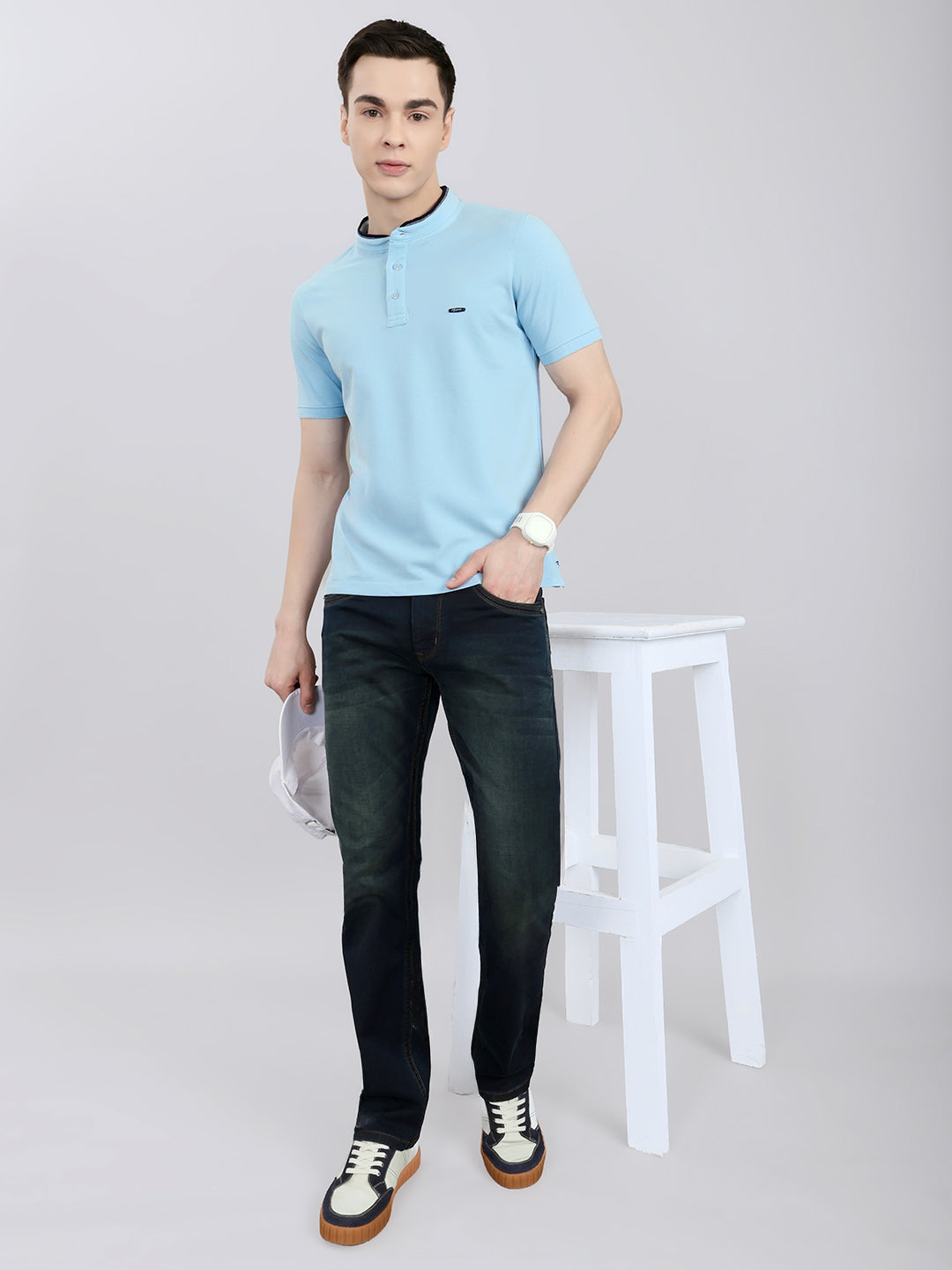 Men Sky Blue Solid Henley Neck Half Sleeve T-Shirt