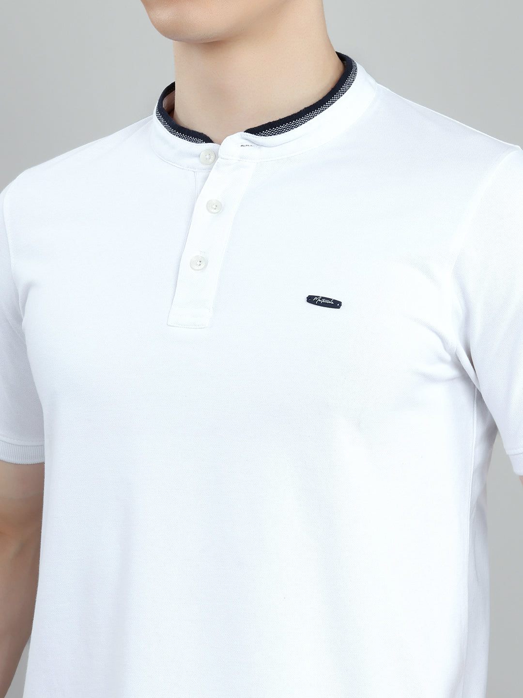 Men White Solid Henley Neck Half Sleeve T-Shirt
