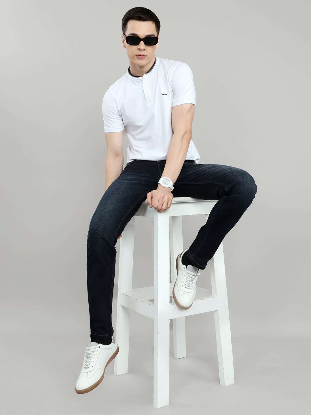 Men White Solid Henley Neck Half Sleeve T-Shirt