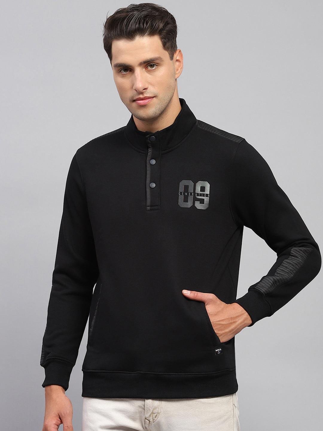 Men Black Solid Mock Neck Full Sleeve Sweatshirt