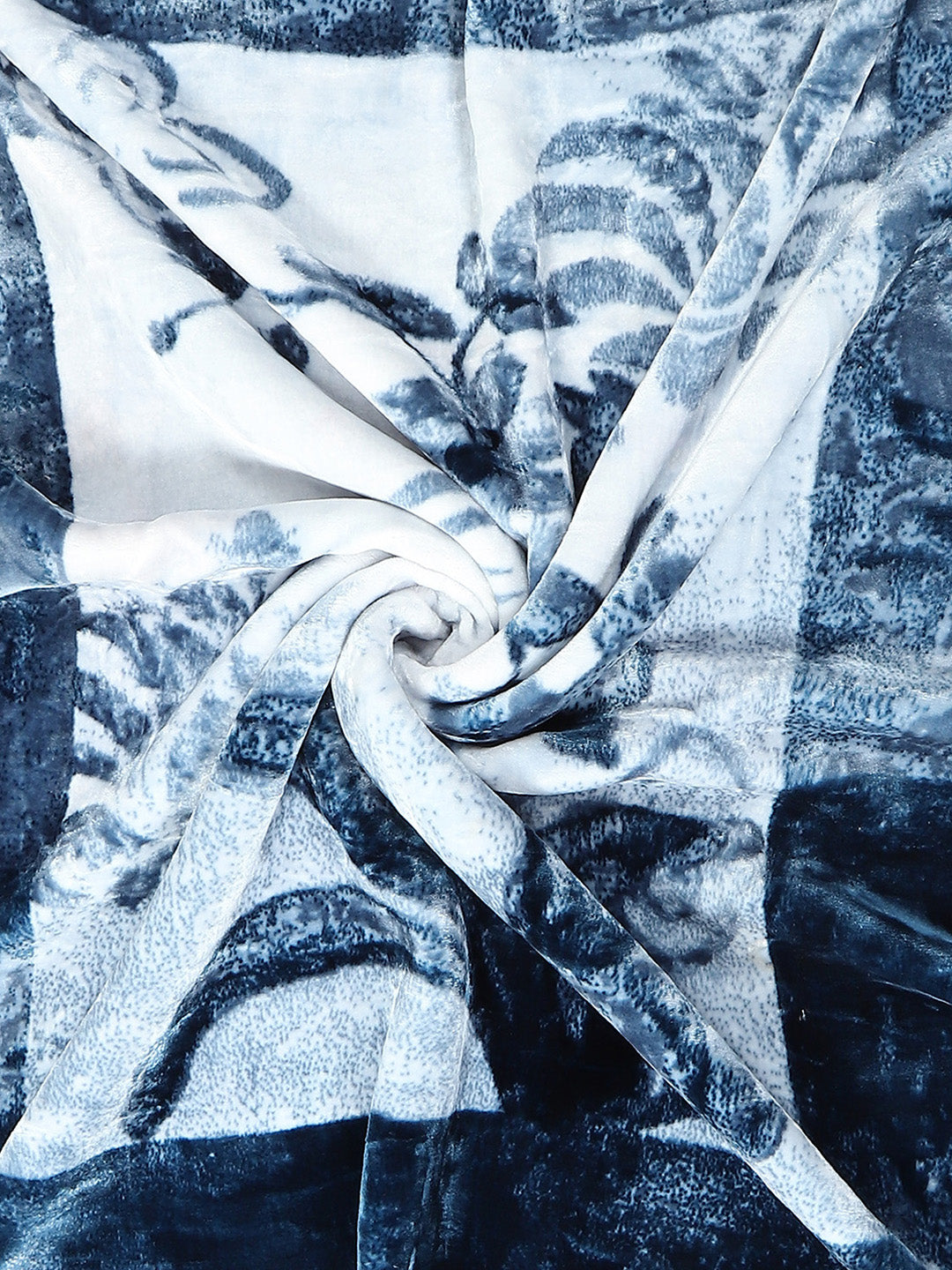 Printed Double Bed 947 GSM Blanket Hunter 2 Ply (Weight 5 kg)