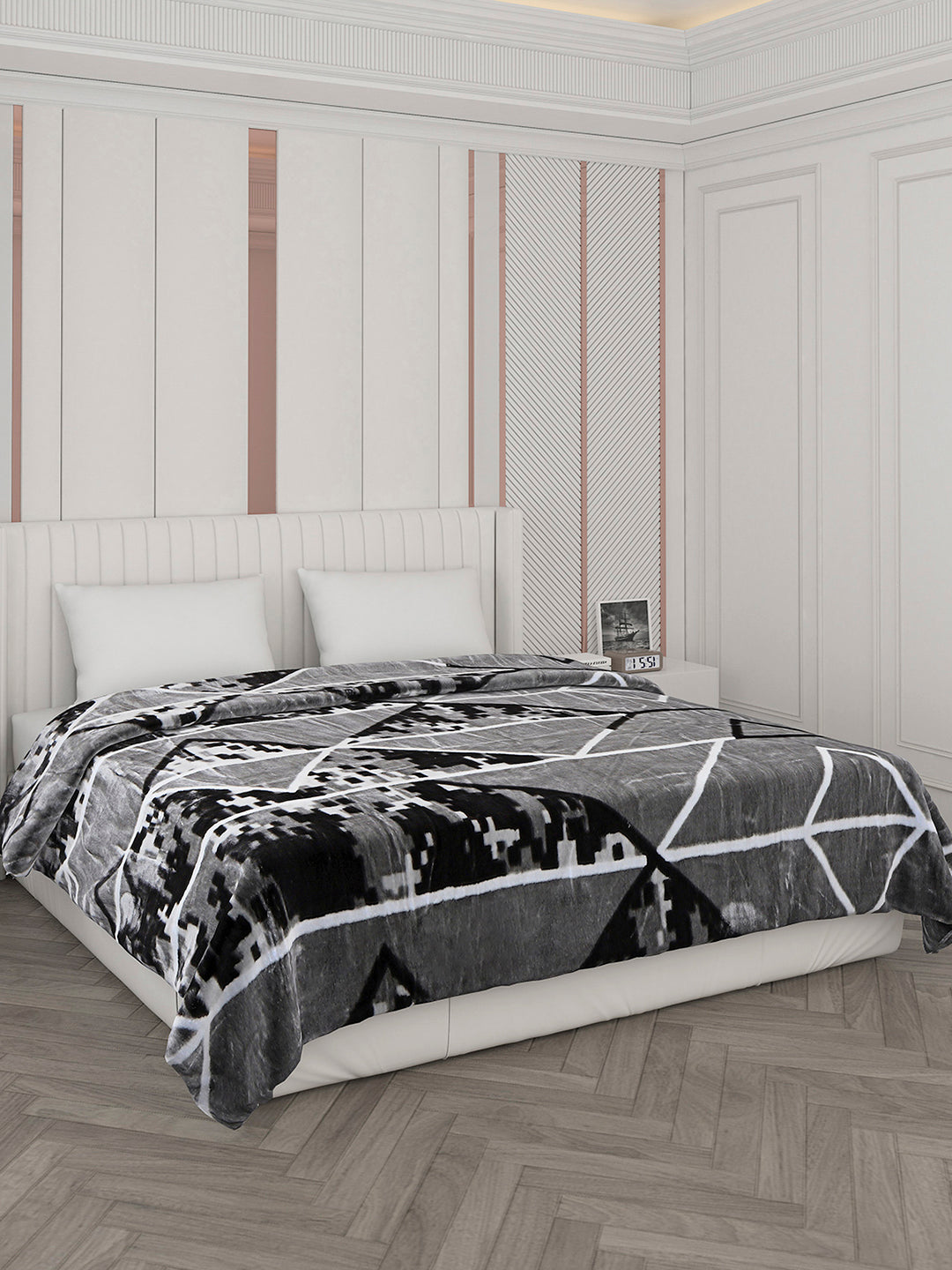 Printed Double Bed Reversible Blanket 2 Ply, 871 GSM, 4.6 kg (Moonvalley)