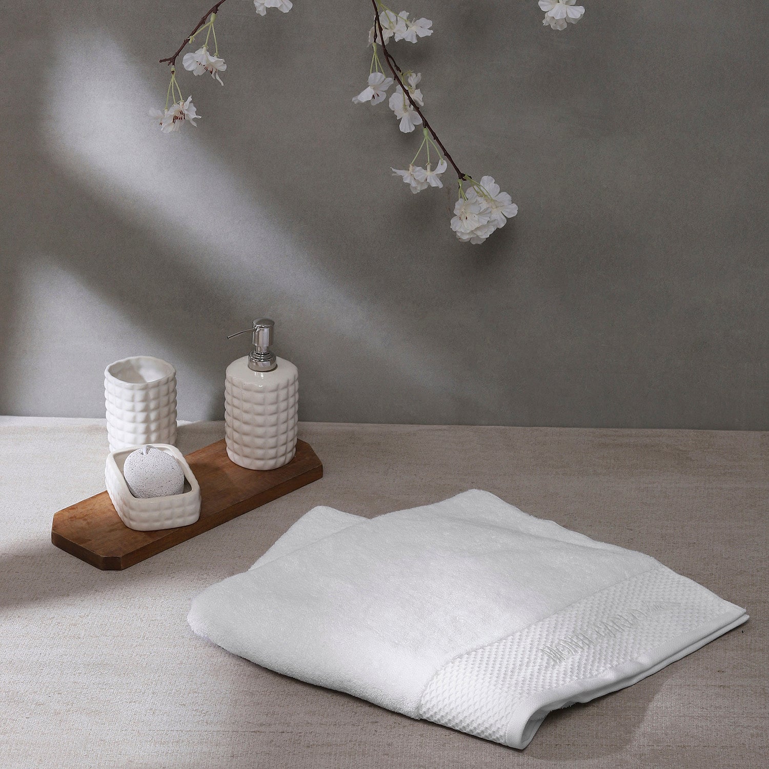 White Cotton 650 GSM Bath Towel