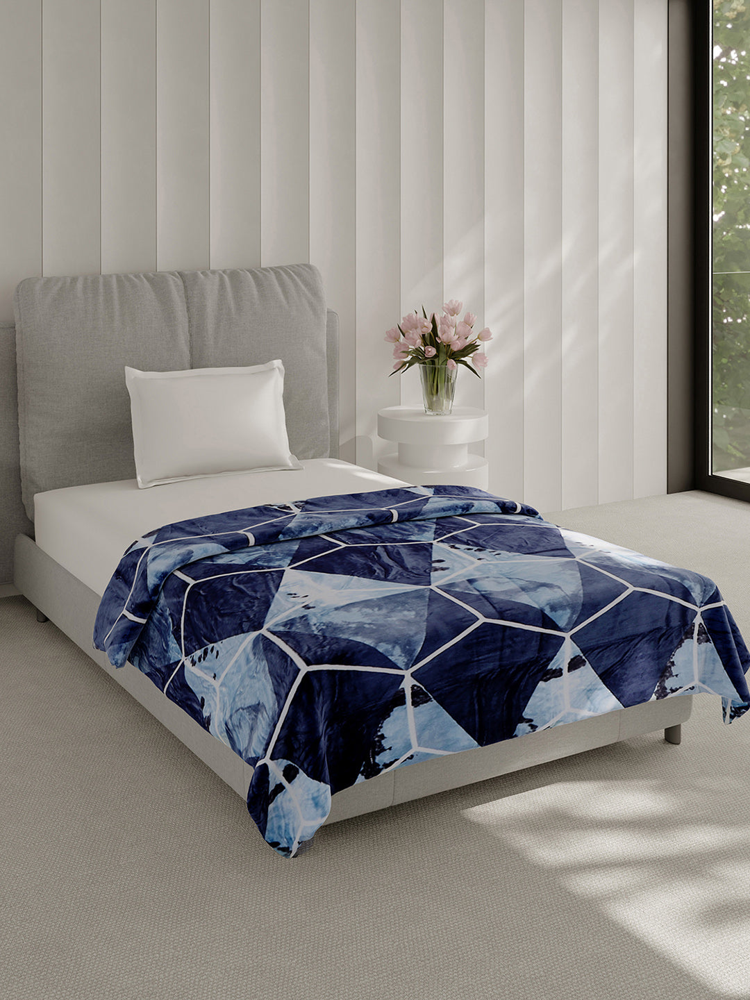 Printed Single Bed 240 GSM Blanket for AC Room - (Fuzzy)