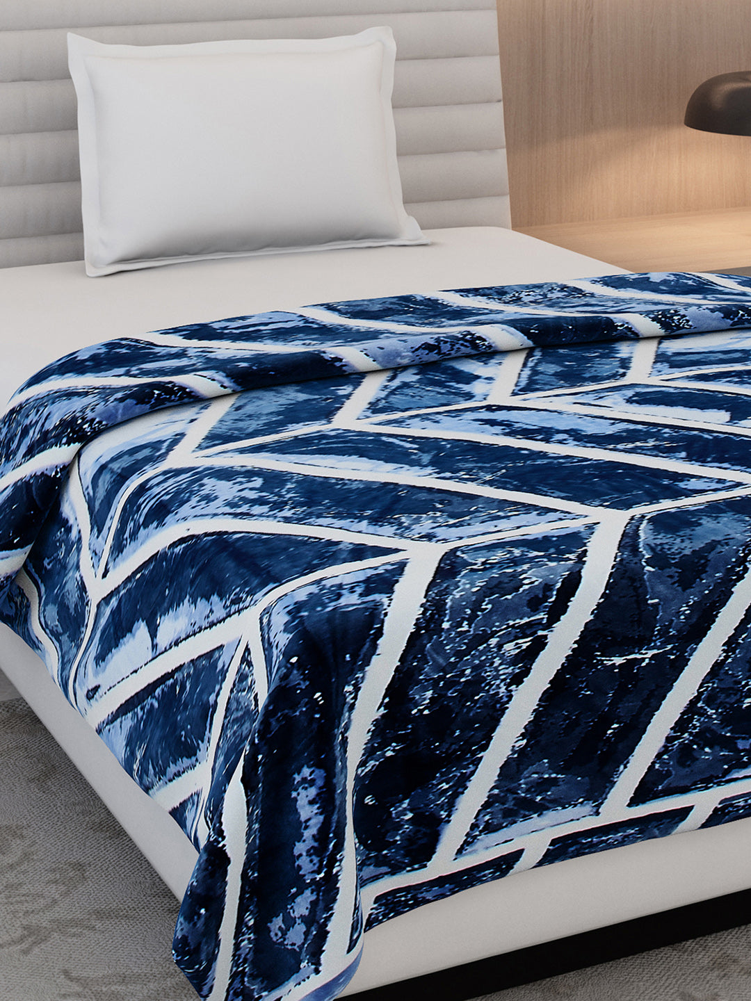 Printed Single Bed 300 GSM Blanket for AC Room - (Legacy)