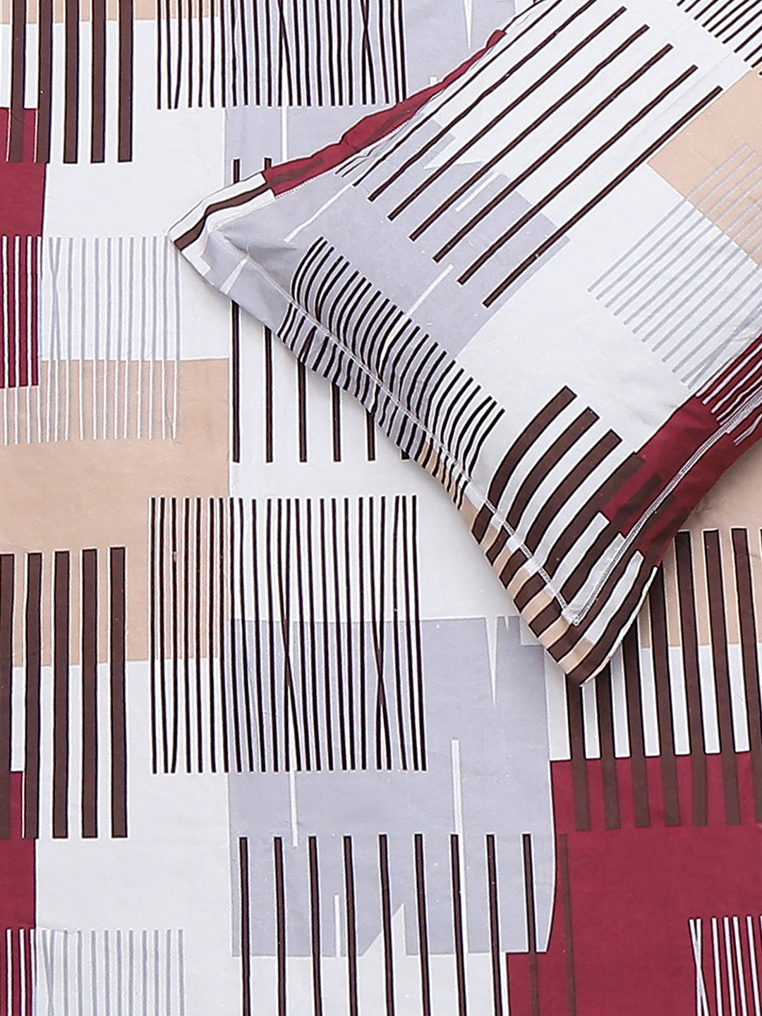 120 GSM Polyester Queen Size 1 Bedsheet with 2 Pillow Covers (Occasion)