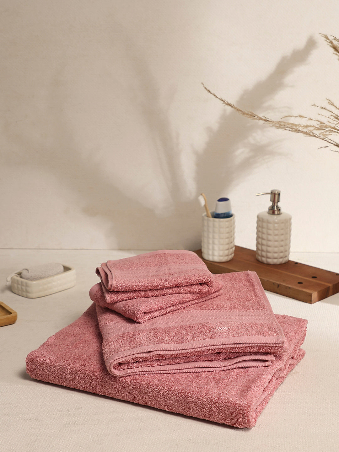 Light Pink Cotton Solid 380 GSM 2 Bath Towel & 2 Hand Towel