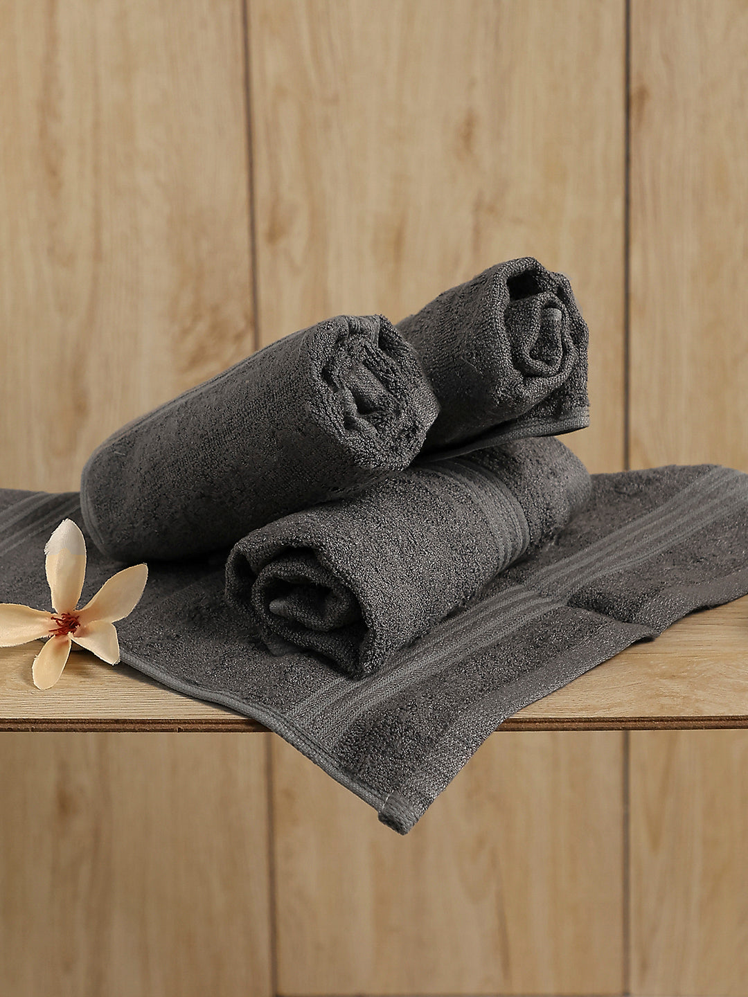 Grey Cotton Solid 600 GSM Face Towel (Pack of 4)