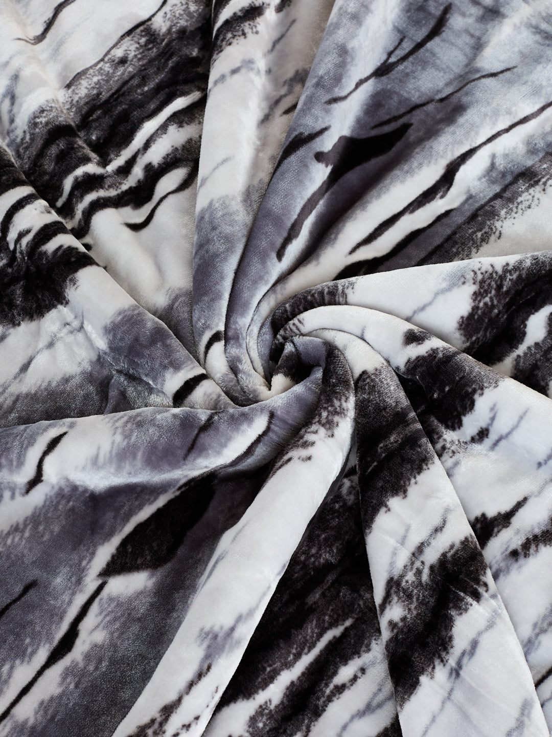 Printed Double Bed 3 Ply 550 GSM Blanket for Winter (Casino Royale), Weight 3 kg