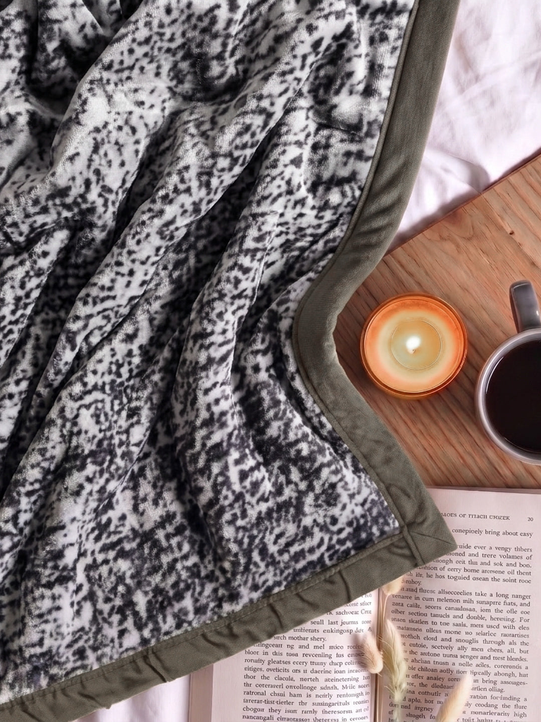 Printed Double Bed 2 Ply 990 GSM Blanket for Winter (Parker), Weight 5.25 kg