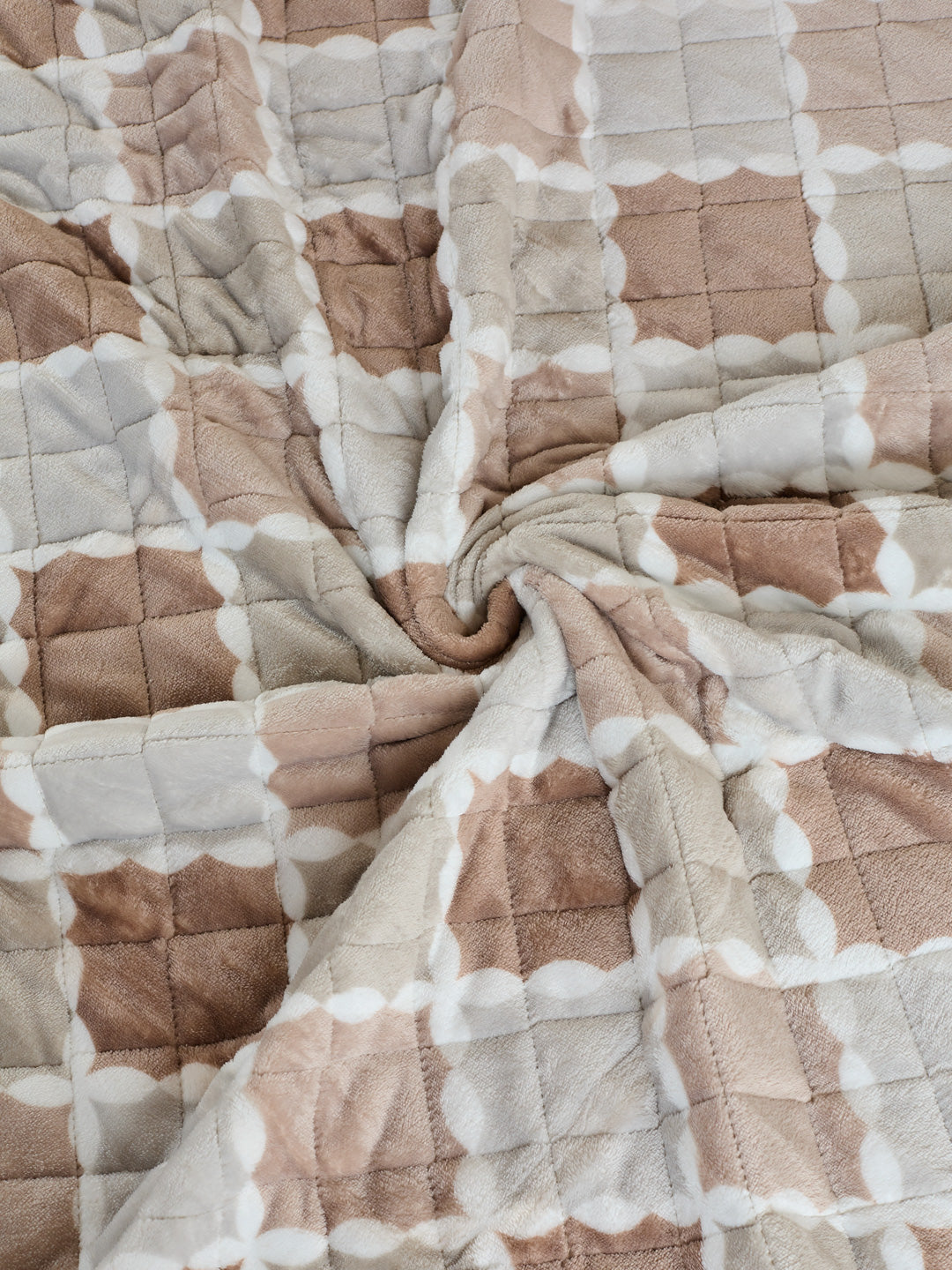 Printed Double Bed 3 Ply 470 GSM Blanket for Winter (Rosette), Weight 2.5 kg