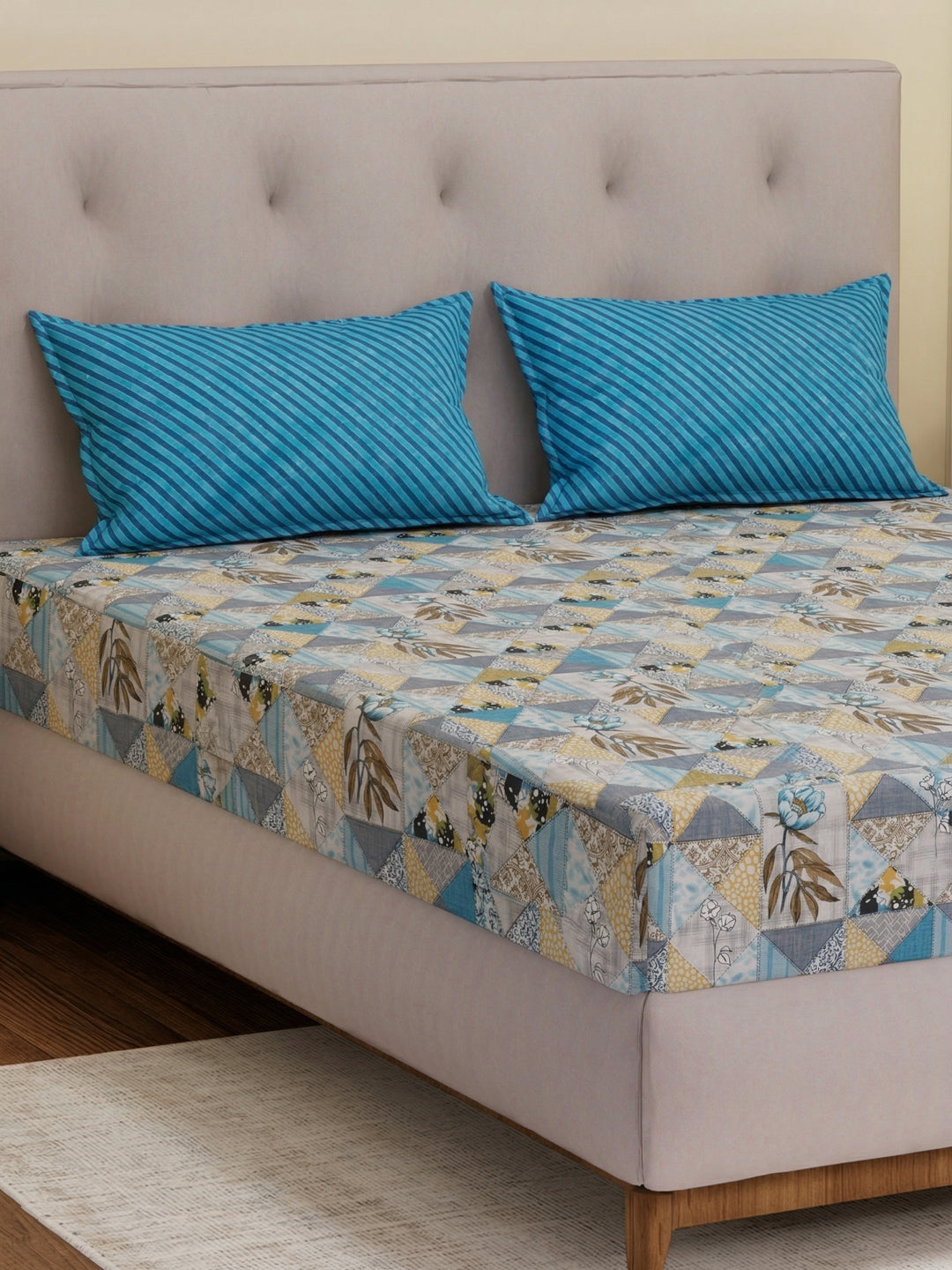 MOCA by Monte Carlo 120 TC Polycotton Double Bed Bedsheet with 2 Pillow Covers Paradise Collection