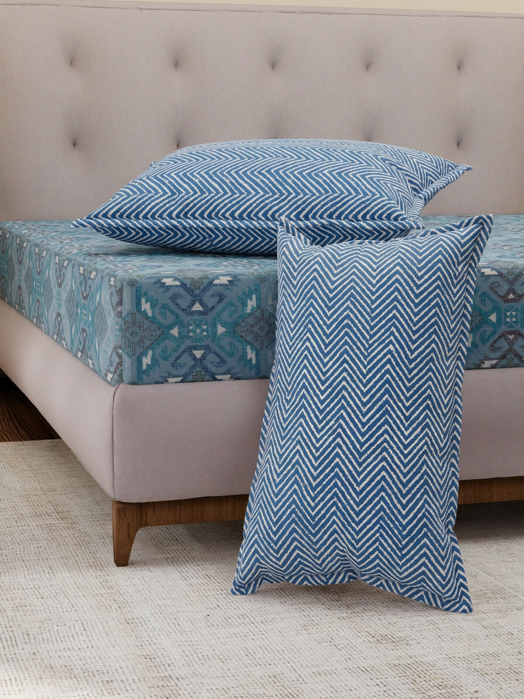 MOCA by Monte Carlo 120 TC Polycotton Double Bed Bedsheet with 2 Pillow Covers Paradise Collection