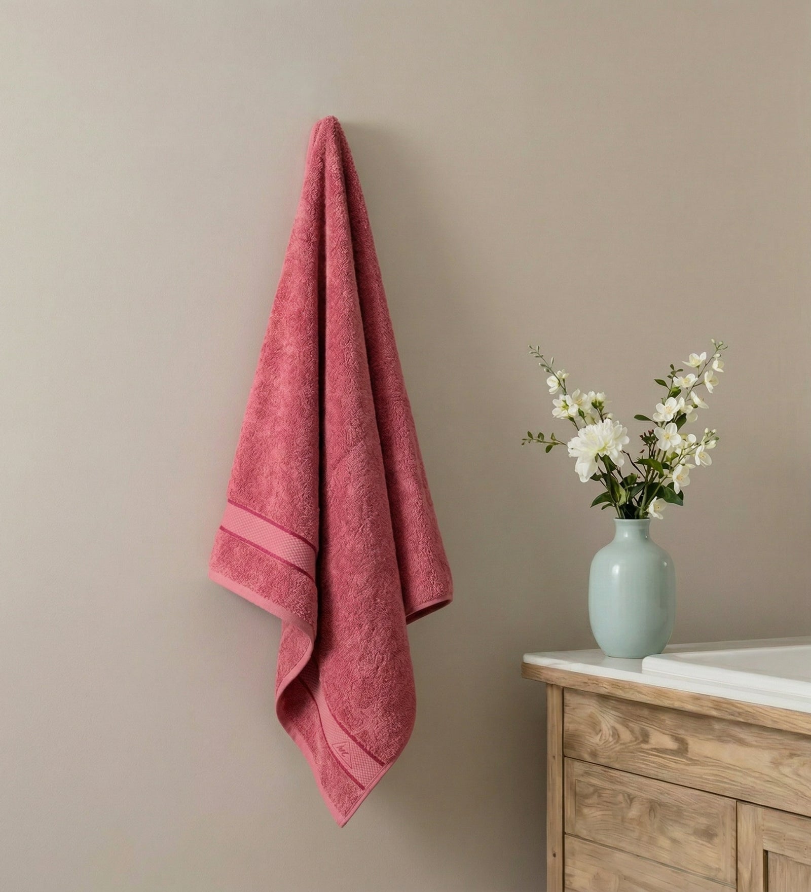 Pink Pure Cotton Solid 450 GSM Bath Towel 1 Piece (Oasis Collection)