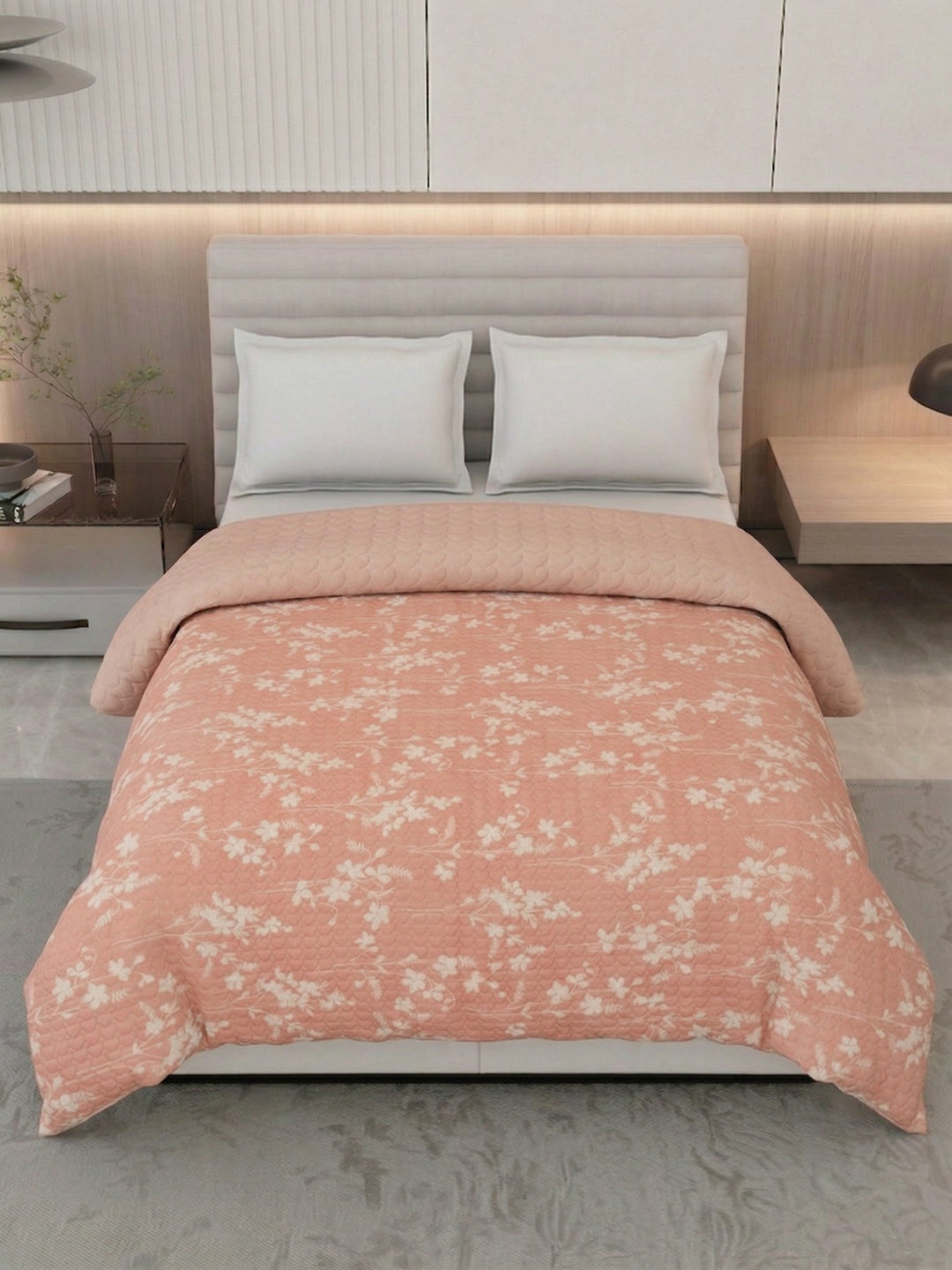 Premium Interlocking Motif Double Bed 3 Ply 200 GSM Comforter Cozy Flannel Collection Weight 2.8 kg