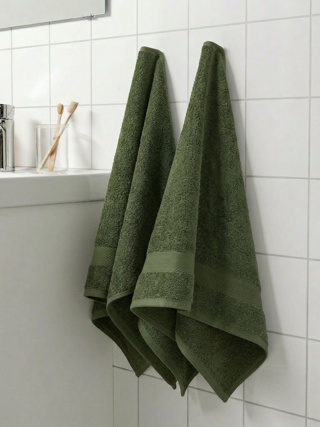 Green Pure Cotton Solid 380 GSM Hand Towel 2 Pc Set (Jazz Collection)