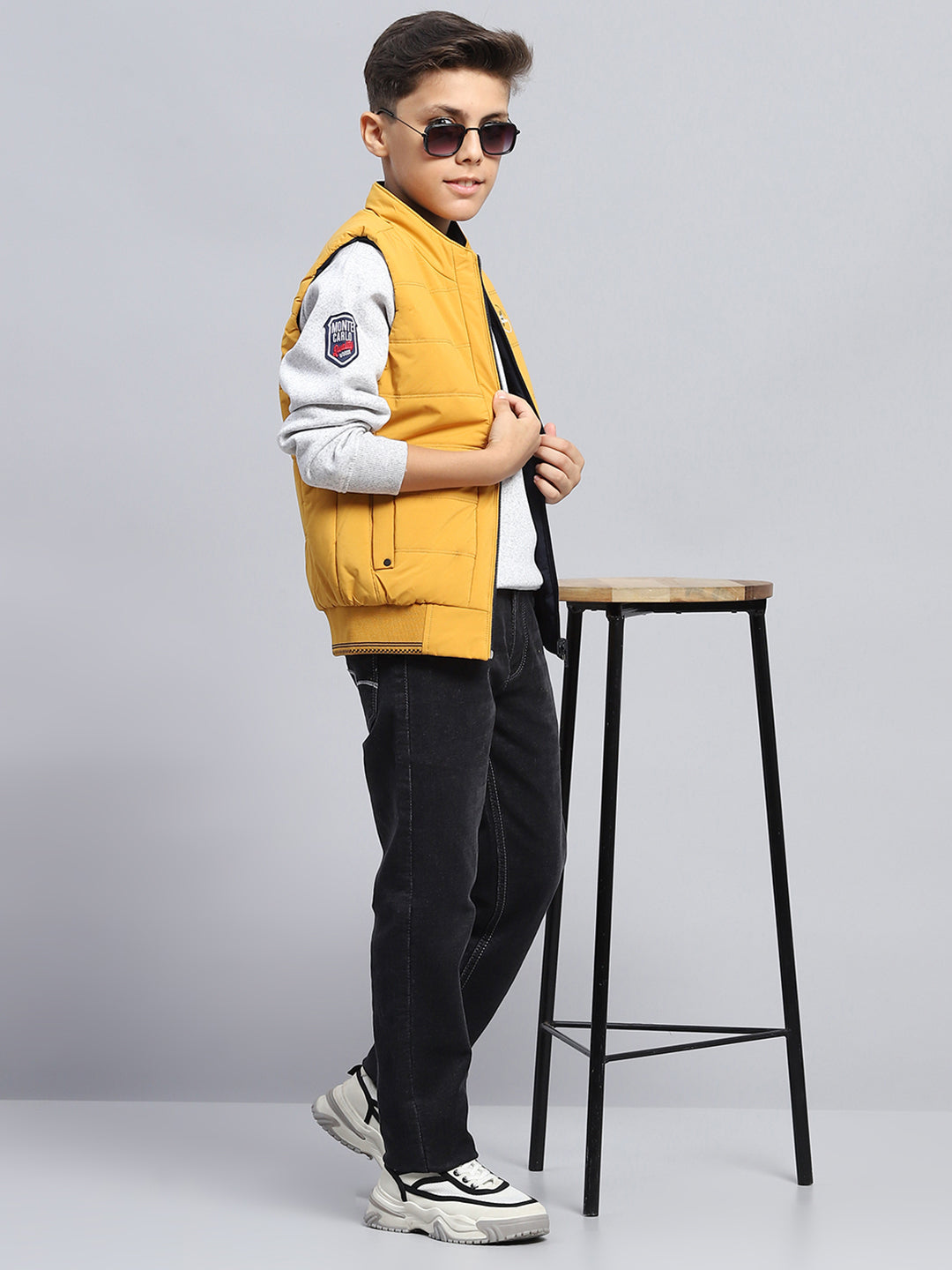 Boys Navy Blue & Mustard Solid Mock Neck Sleeveless Reversible Jacket
