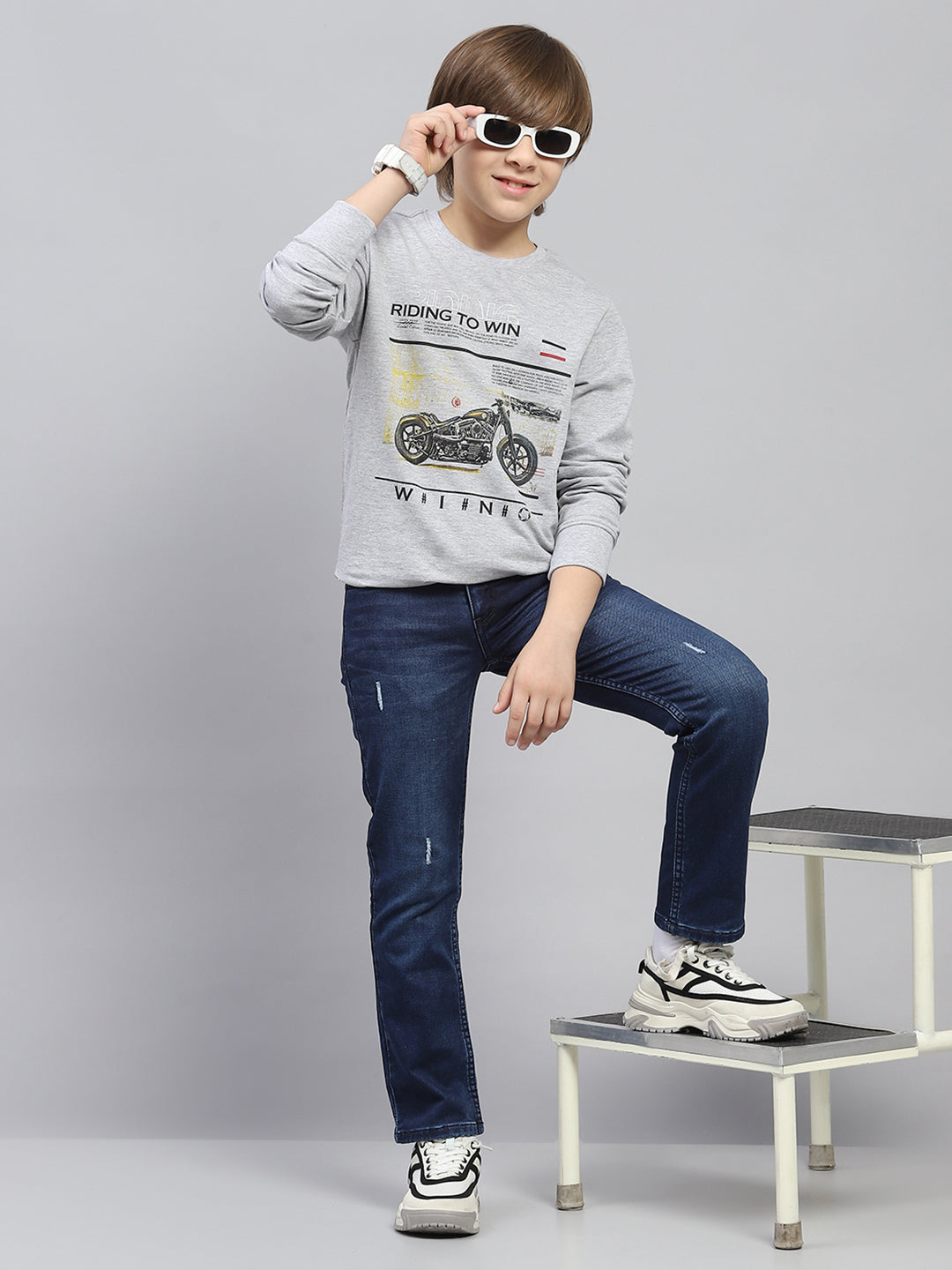 Boys Grey Printed Round Neck Full Sleeve Sweatshirt