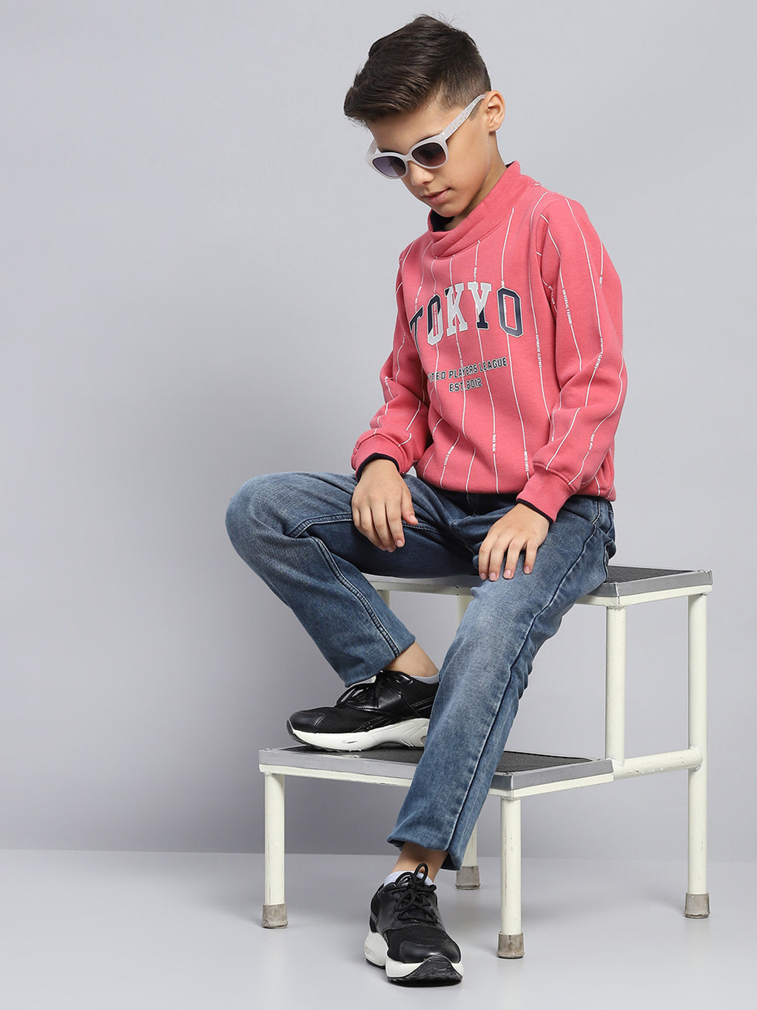 Boys Pink Printed High Neck Full Sleeve Sweatshirt