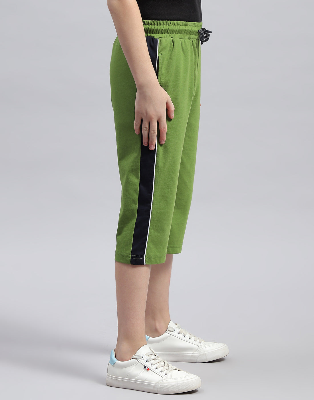 Boys Green Solid Regular Fit Capri