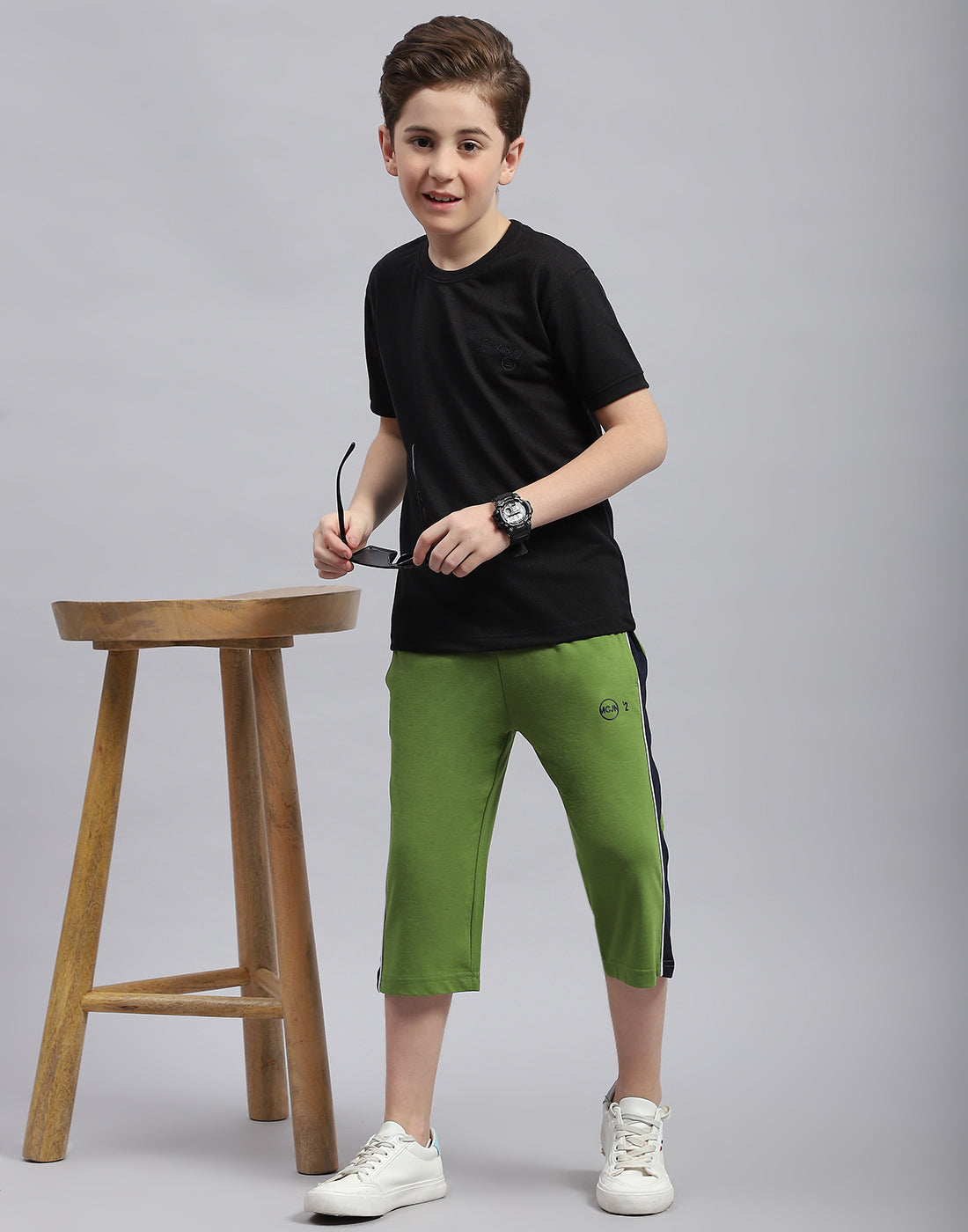 Boys Green Solid Regular Fit Capri