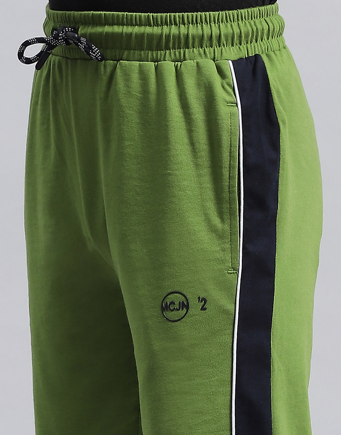 Boys Green Solid Regular Fit Capri