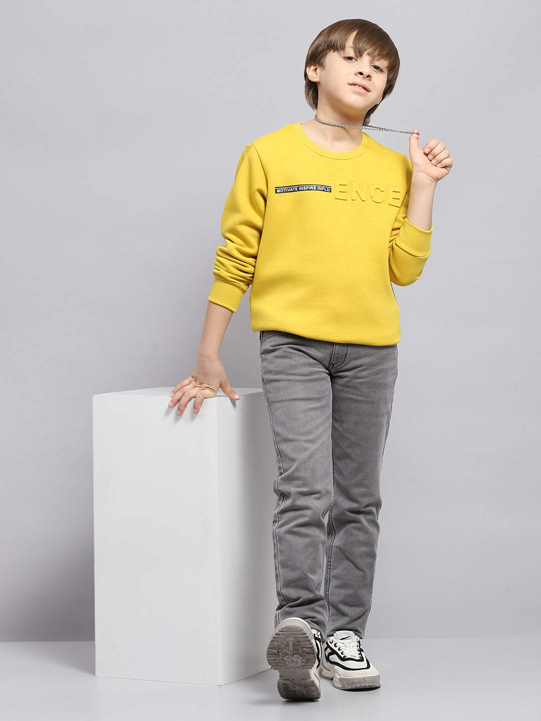 Boys Yellow Printed Round Neck Full Sleeve Sweatshirt