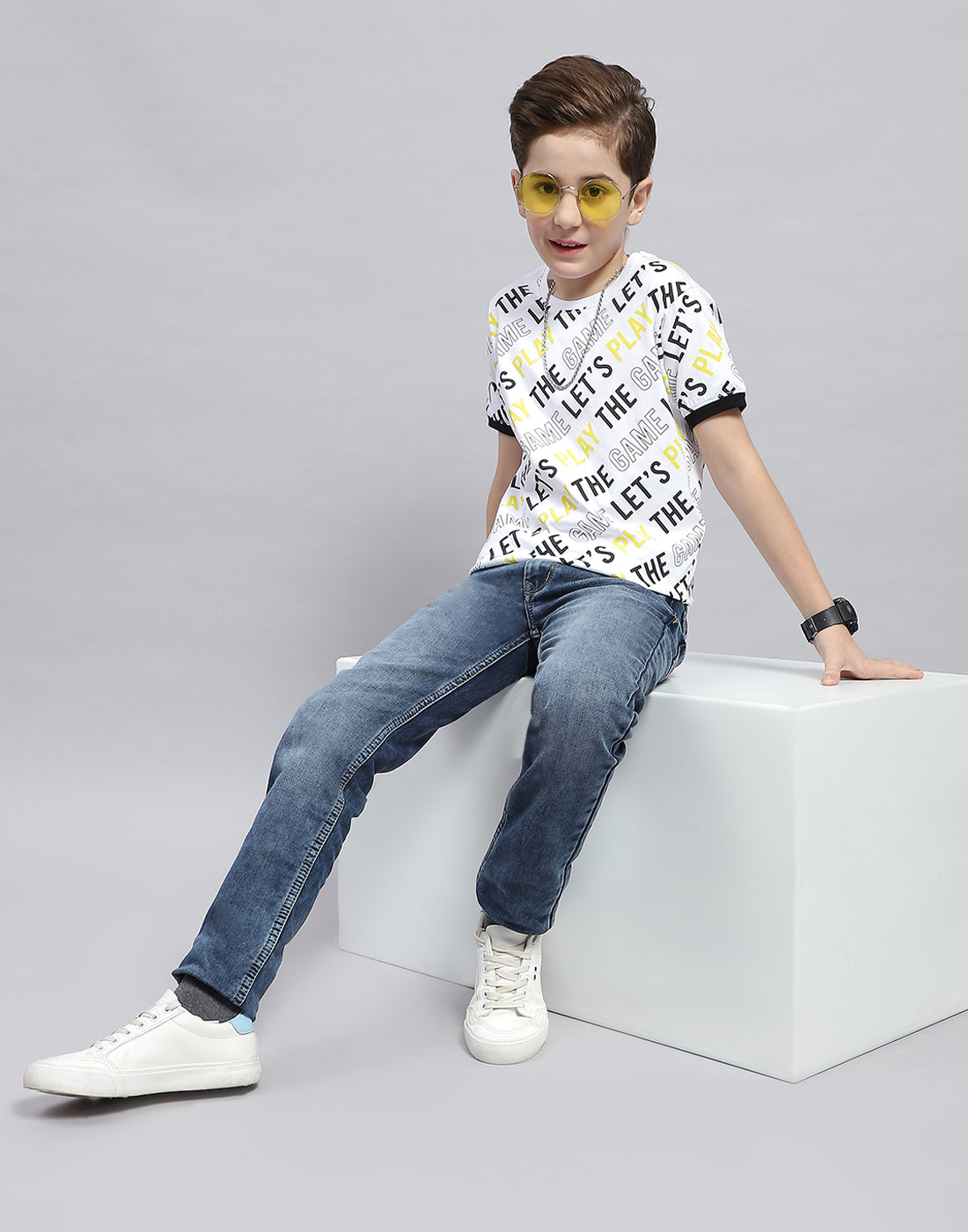 Boys White Printed Round Neck Half Sleeve T-Shirt