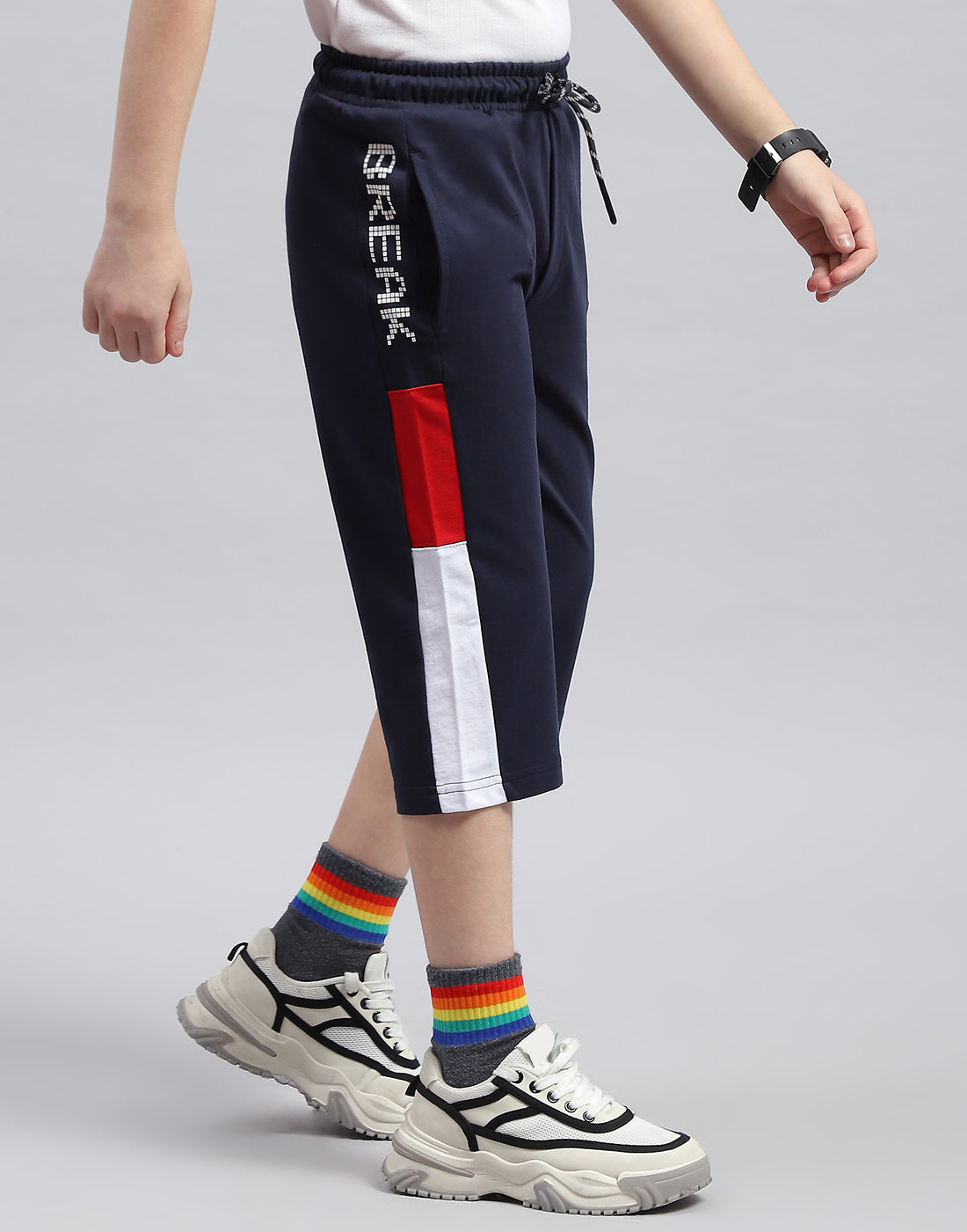 Boys Navy Blue Printed Regular Fit Capri
