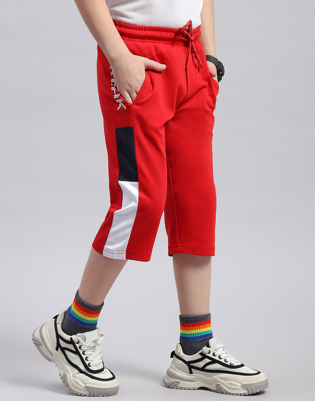 Boys Red Printed Regular Fit Capri